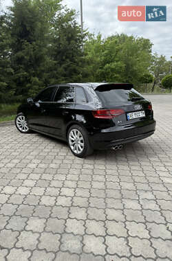 Хэтчбек Audi A3 2015 в 