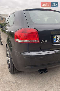 Хетчбек Audi A3 2003 в 