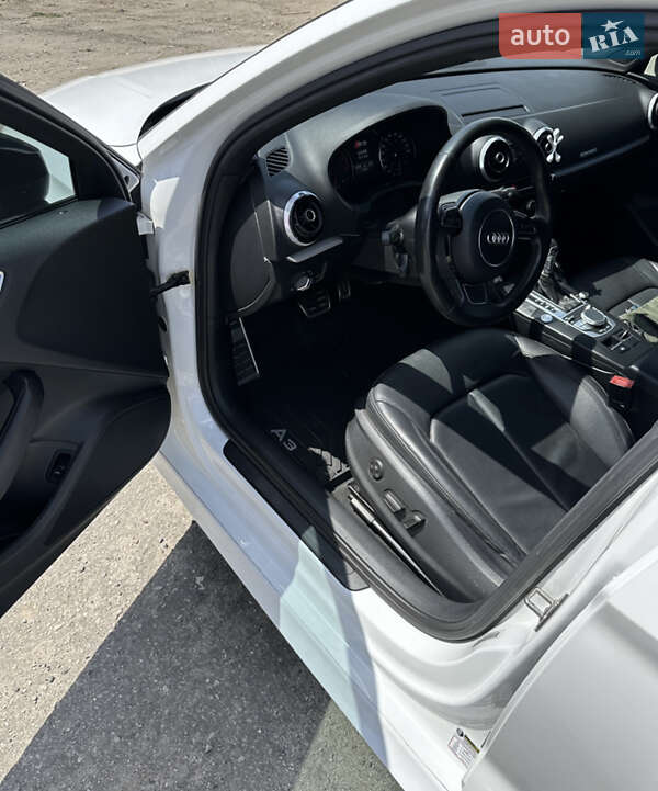 Седан Audi A3 2015 в Тернополе