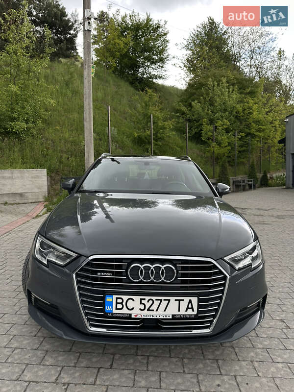 Хетчбек Audi A3 2017 в 