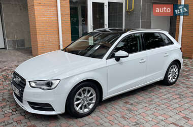Хэтчбек Audi A3 2016 в Киеве