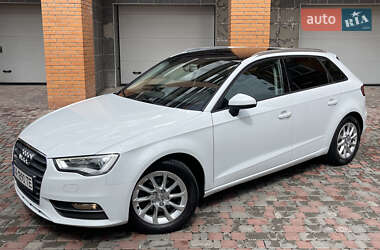 Хэтчбек Audi A3 2016 в 