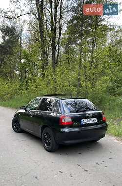 Хэтчбек Audi A3 2003 в 