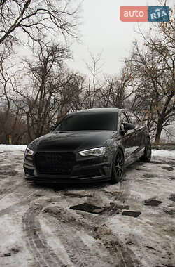 Седан Audi A3 2015 в Дніпрі