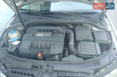 Хетчбек Audi A3 2004 в 