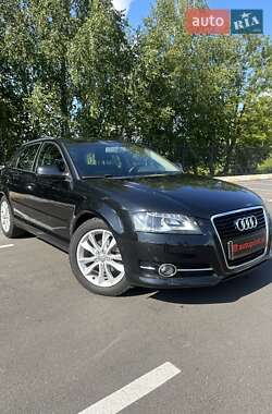 Хетчбек Audi A3 2012 в 