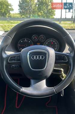 Хетчбек Audi A3 2012 в 