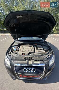 Хетчбек Audi A3 2012 в 