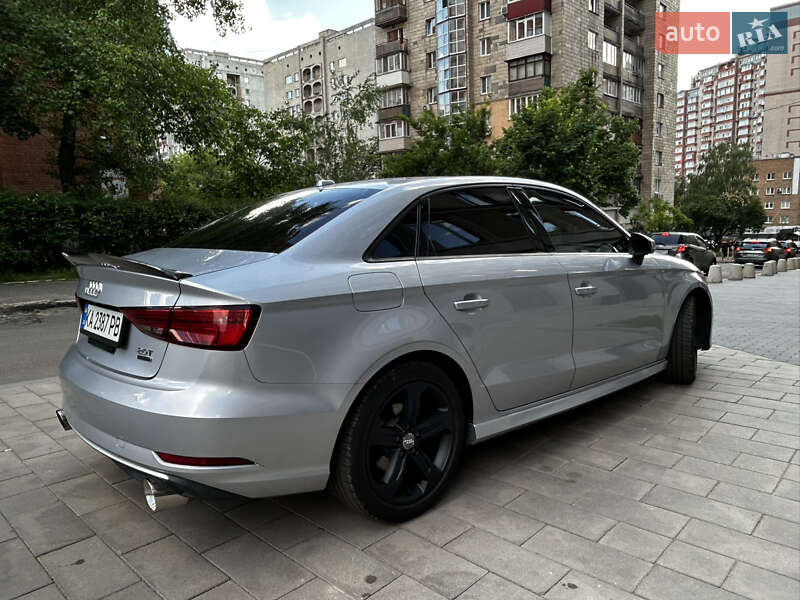 Седан Audi A3 2017 в Киеве