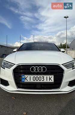 Седан Audi A3 2018 в Киеве
