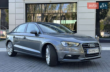Седан Audi A3 2015 в Одессе