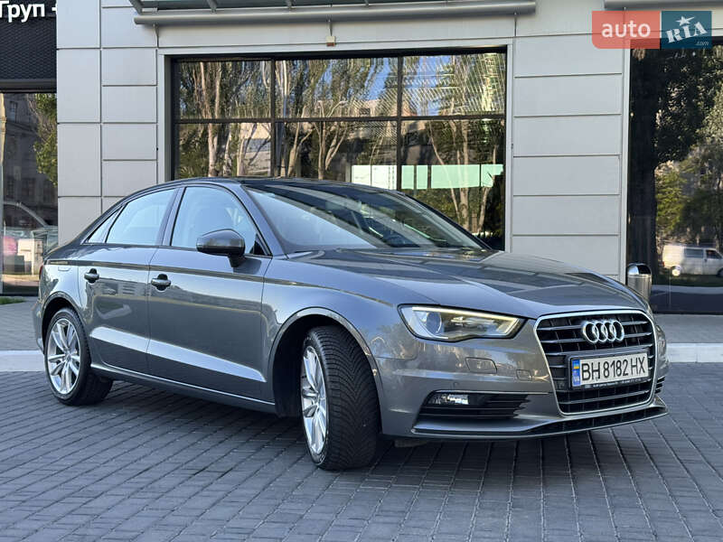 Седан Audi A3 2015 в 