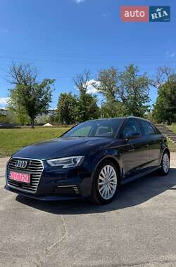 Хэтчбек Audi A3 2017 в Кропивницком