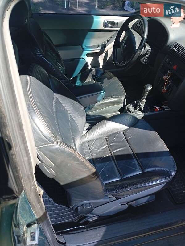 Хэтчбек Audi A3 1997 в 
