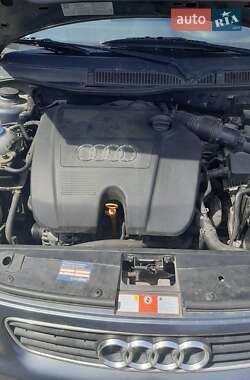 Хэтчбек Audi A3 2003 в 