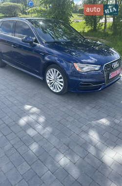 Хэтчбек Audi A3 2016 в 