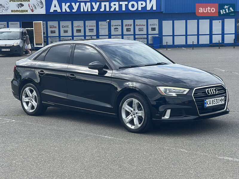 Седан Audi A3 2017 в Киеве