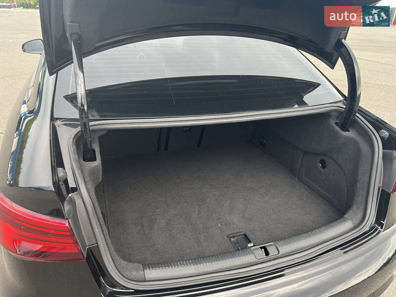 Седан Audi A3 2017 в Киеве