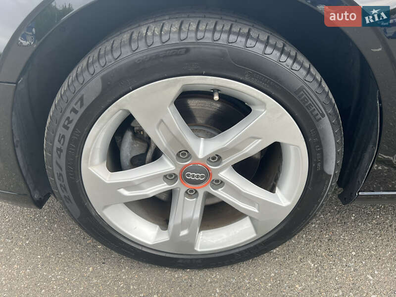 Седан Audi A3 2017 в Киеве