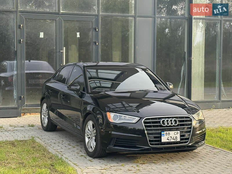 Седан Audi A3 2015 в Рівному