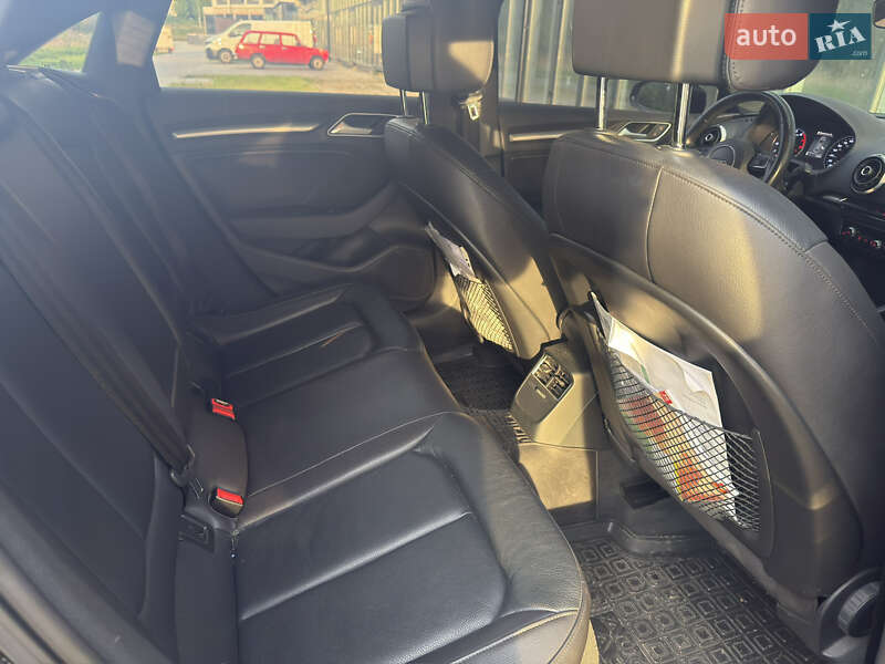 Седан Audi A3 2015 в Рівному