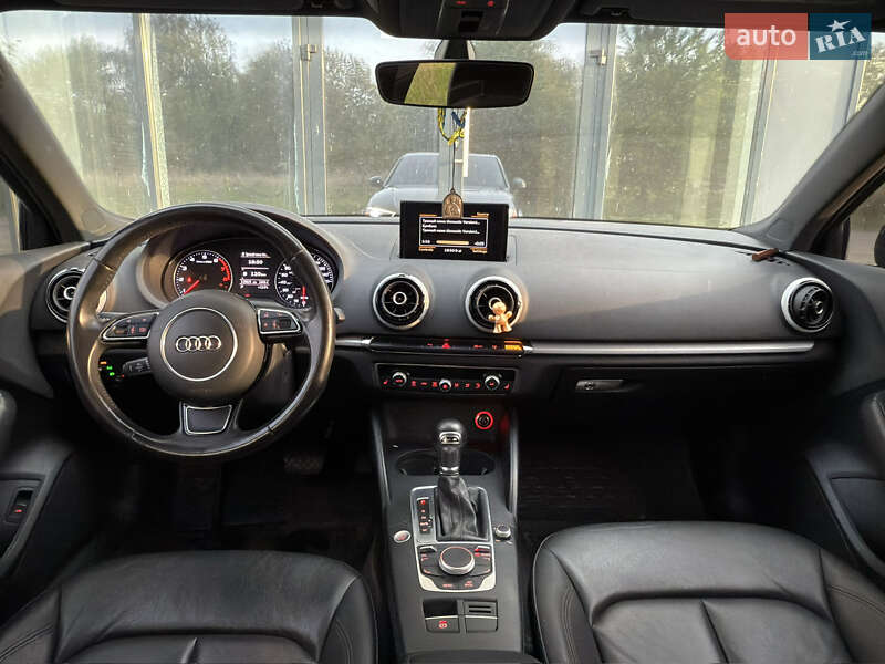 Седан Audi A3 2015 в Рівному