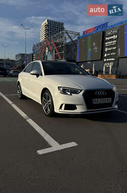 Седан Audi A3 2018 в Киеве