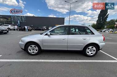 Хэтчбек Audi A3 2001 в 
