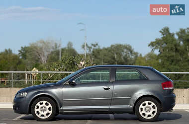 Хэтчбек Audi A3 2005 в 