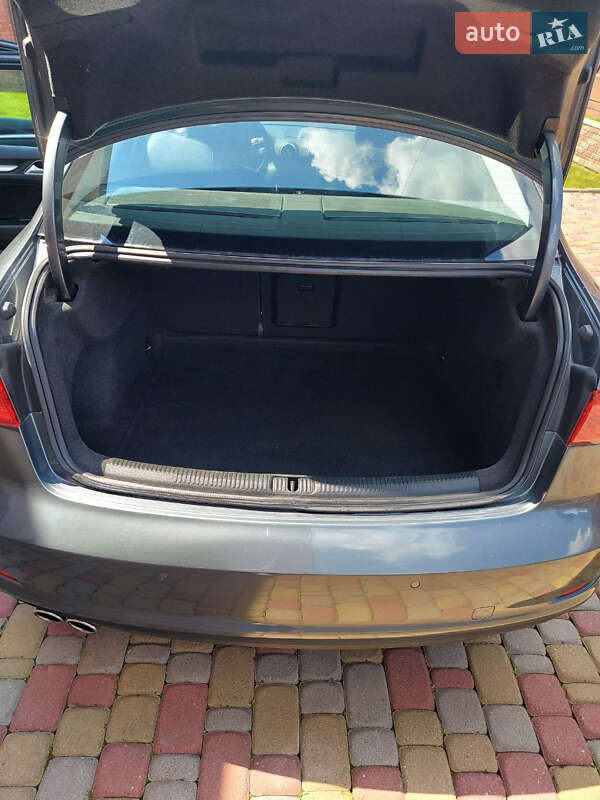 Седан Audi A3 2015 в Рівному