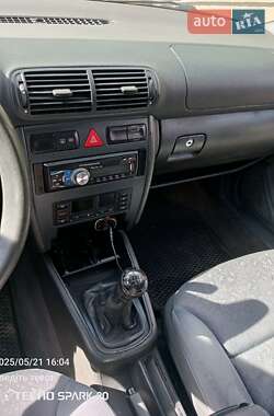 Хетчбек Audi A3 1999 в 