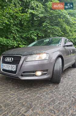 Хэтчбек Audi A3 2011 в Черновцах