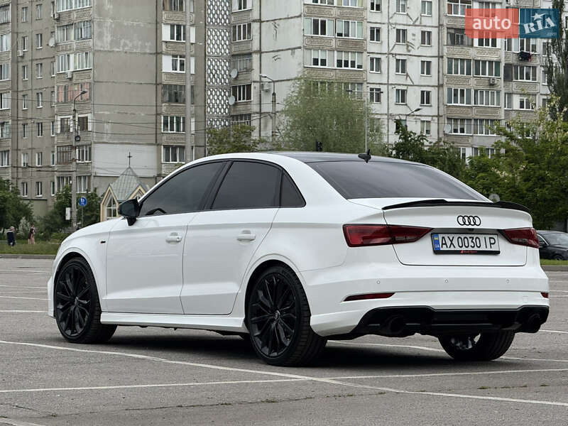 Седан Audi A3 2017 в Ивано-Франковске