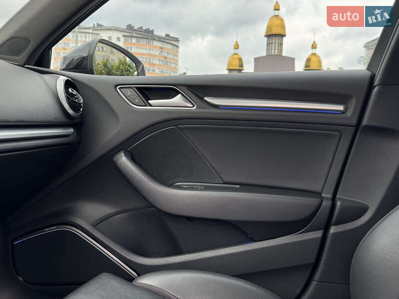 Седан Audi A3 2017 в Ивано-Франковске