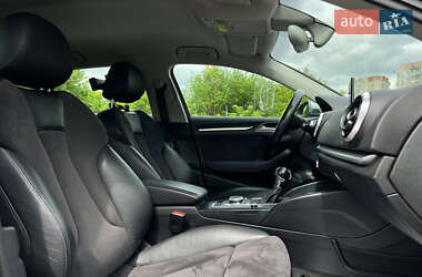 Хэтчбек Audi A3 2013 в 