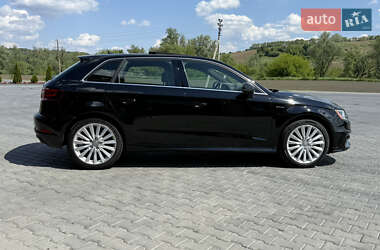 Хэтчбек Audi A3 2015 в 