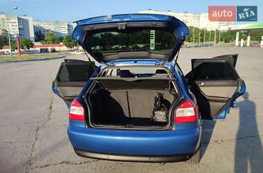 Хэтчбек Audi A3 2003 в 