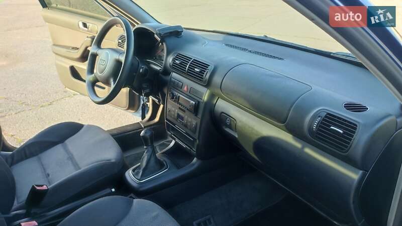 Хэтчбек Audi A3 2003 в Запорожье