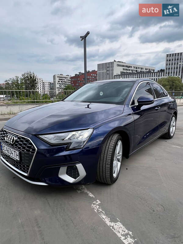 Седан Audi A3 2022 в Львове