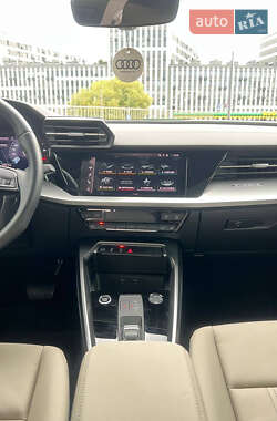 Седан Audi A3 2022 в 