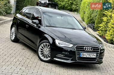 Хэтчбек Audi A3 2016 в 