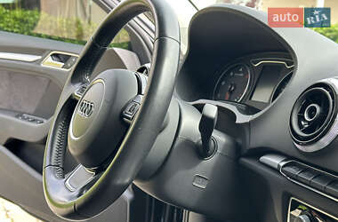 Хэтчбек Audi A3 2016 в 