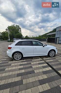 Хетчбек Audi A3 2018 в Сваляві