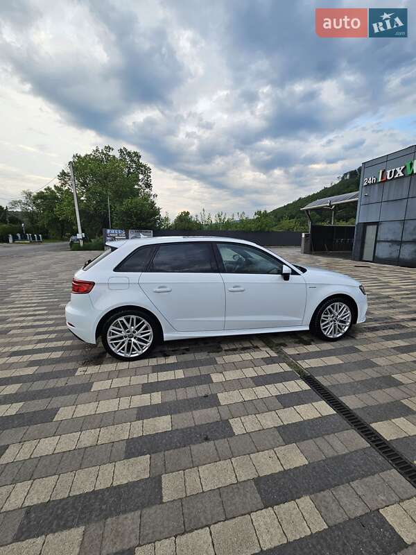 Хэтчбек Audi A3 2018 в 