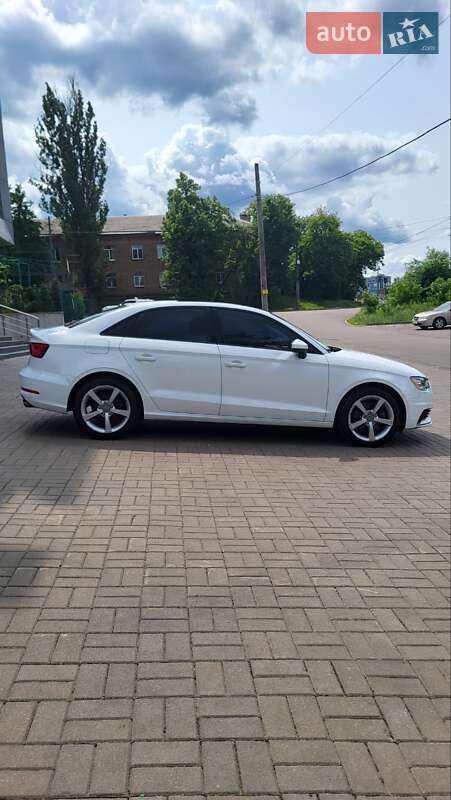 Седан Audi A3 2016 в Киеве