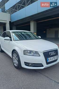 Хэтчбек Audi A3 2013 в 