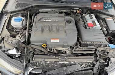 Хэтчбек Audi A3 2014 в 