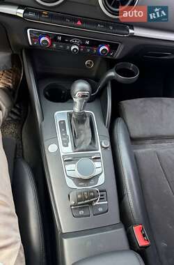 Хэтчбек Audi A3 2014 в 