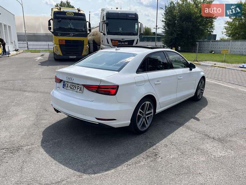 Седан Audi A3 2016 в Киеве