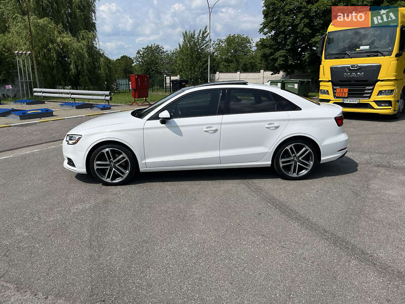 Седан Audi A3 2016 в Киеве